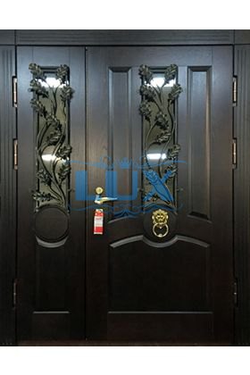 двустворчатая дверь с зеркалом и ковкой