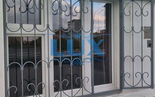 сварная решетка на трехстворчатое окно