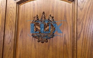 стальная двустворчатая дверь ТЕР - 79 с верхней вставкой, терморазрывом и ковкой - деревянный узор